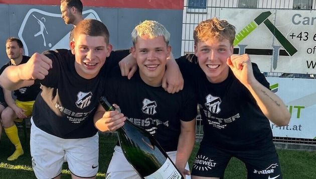 Thomas Klinglmair, Felix Weidinger und Jakob Freller (v.l.) sind die jüngsten Meisterkicker des ...