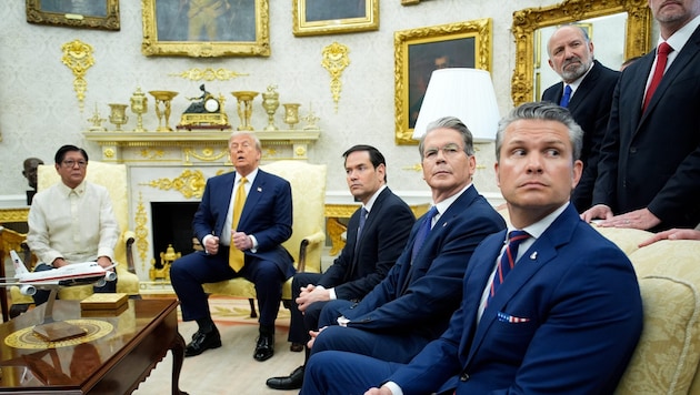 Ferdinand ‘Bongbong’ Marcos Jr., Präsident der Philippinen, bei US-Präsident Donald Trump im ...