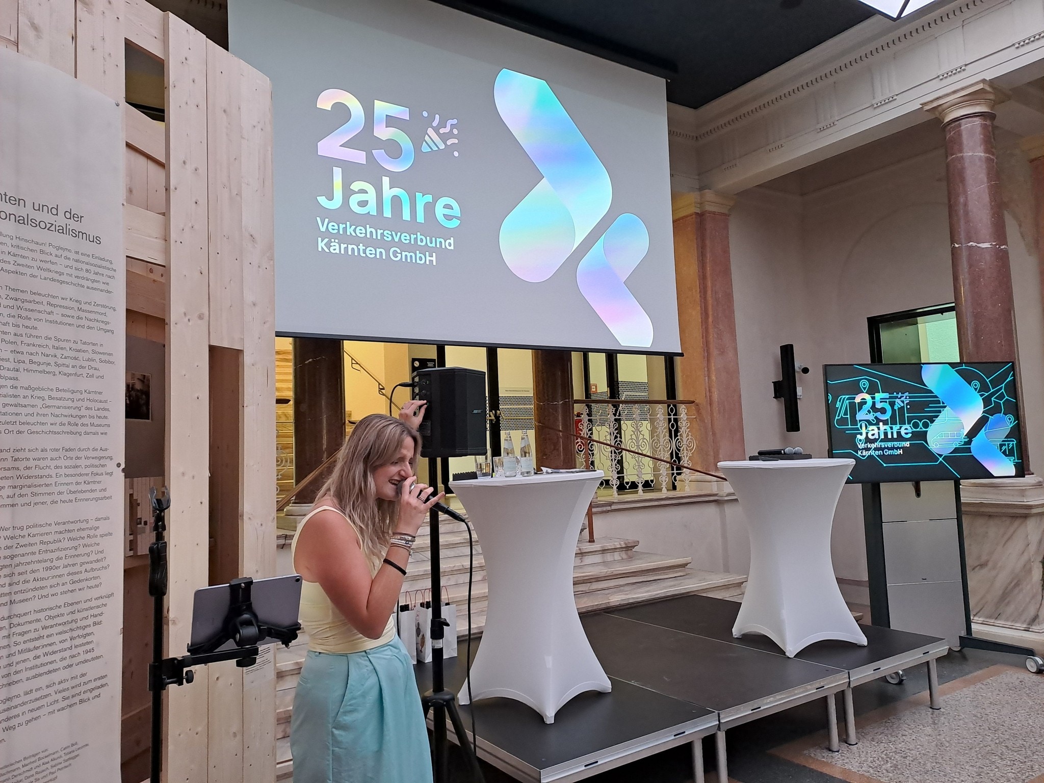 Julia Steen singt den neuen Jingle für die Kärntner Öffis.