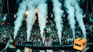 Finch heizte dem Partyvolk im legendären Noa Beachclub gehörig ein.