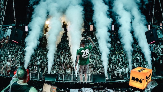 Finch heizte dem Partyvolk im legendären Noa Beachclub gehörig ein.