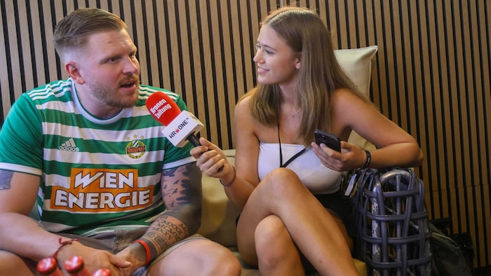 Finch im Interview mit „Krone“-Redakteurin Anna Jaschek.