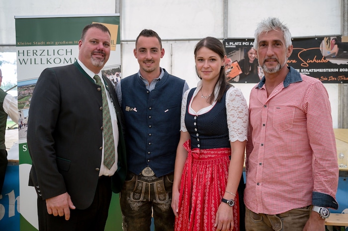 Auch Sara Sinhuber wurde vor den Vorhang geholt.