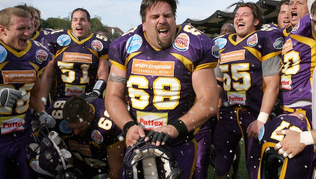 Roman Seybold von den AFC Vienna Vikings knackt die 400er-Marke.