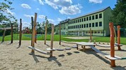 Der neue Spielplatz spielt alle „Stückl’n“ – die Kinder freut’s.