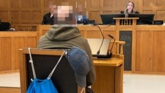 Der Angeklagte vor Gericht.