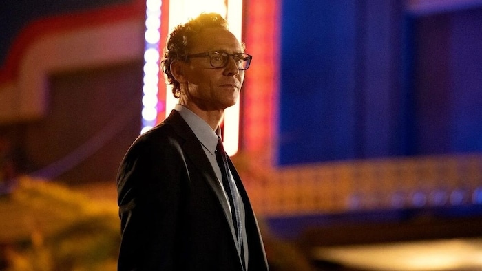 Tom Hiddleston in der Rolle von Charles „Chuck“ Krantz.