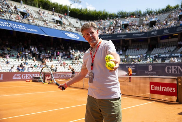Claus Meinert, Chefredakteur der „Tiroler Krone“, schoss Tennisbälle ins Publikum.