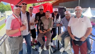 Auf der schattigen Terrasse des „Krone“-Trucks ließ es sich für die „Wanderer vom Goldenen ...