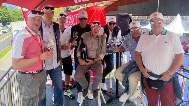 Auf der schattigen Terrasse des „Krone“-Trucks ließ es sich für die „Wanderer vom Goldenen ...