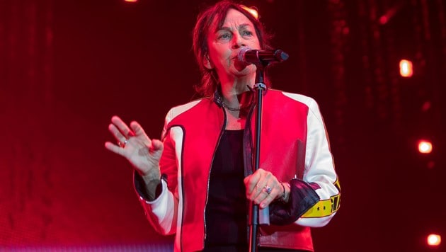 Ein gebrochener Arm bremst Rock-Ikone Gianna Nannini nicht aus.