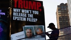 Trump kommt der Forderung, umfassende Akten des Falls zu veröffentlichen, weiter nicht nach.