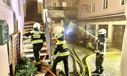 Die Berufsfeuerwehr konnte den Einsatz nach wenigen Stunden beenden.