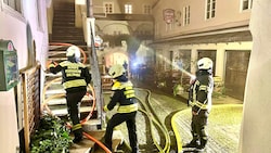 Die Berufsfeuerwehr konnte den Einsatz nach wenigen Stunden beenden.