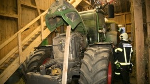 Der Traktor hatte Feuer gefangen.