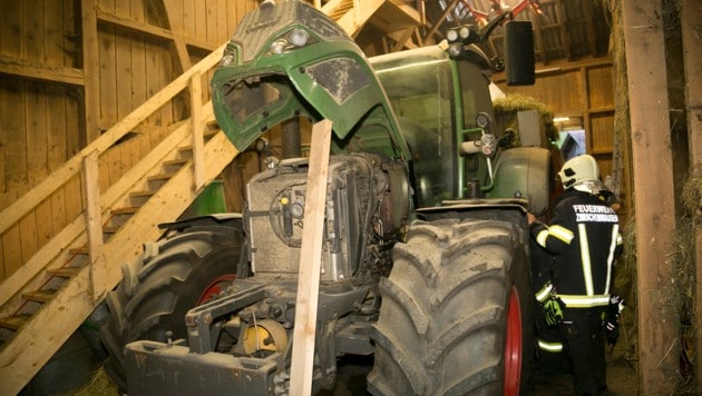 Der Traktor hatte Feuer gefangen.