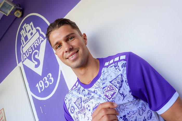 Luca Meisl greift mit Austria Salzburg an.