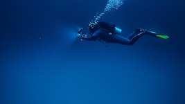 Polizeitaucher entdeckten ein Schiffswrack vor der süditalienischen Küste. (Symbolbild)