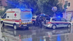 Der Verletzte wurde mit der Rettung abtransportiert.