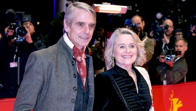 Jeremy Irons wird die amfAR-Gala adeln. Ob er mit Ehefrau Sinead Cusack vorbeikommt, ist bis ...
