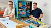 Der Mechatronik-Absolvent der HTL Hollabrunn (li.) Philipp Blösel restaurierte einen ...