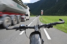 Auf einer Strecke von vier Kilometern müssen Radler auf die B 311 ausweichen.