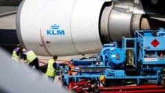 Am Hamburger Flughafen wurde ein Großeinsatz eingeleitet, nachdem eine KLM-Maschine notlanden ...