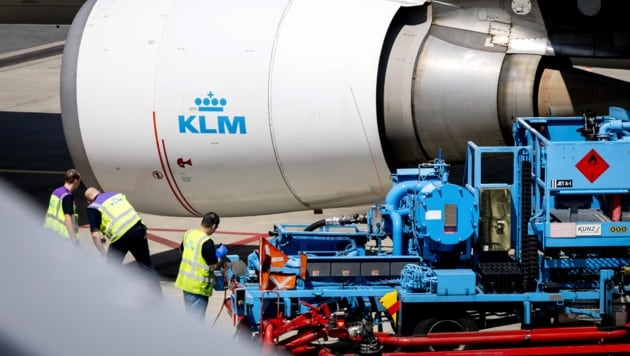 Am Hamburger Flughafen wurde ein Großeinsatz eingeleitet, nachdem eine KLM-Maschine notlanden ...