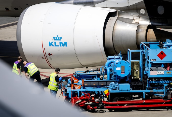 Aus Paradeiserresten soll nachhaltiger Treibstoff für Flugzeugtriebwerke werden.