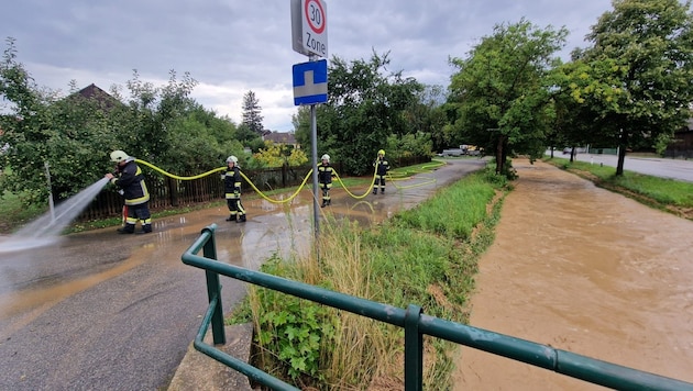 Schwere Unwetter haben am Donnerstag in Niederösterreich, vor allem im Bezirk Hollabrunn, ...
