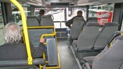 Der illegale Fahrer ließ auch Fahrgäste zusteigen (Symbolbild)