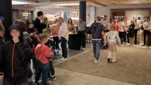 Die Fans warteten in der Lobby vergeblich
