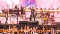 Duff McKagan, Dizzy Reid, Axl Rose, Isaac Carpenter und Slash (v.l.) begeisterten als Guns N‘ ...