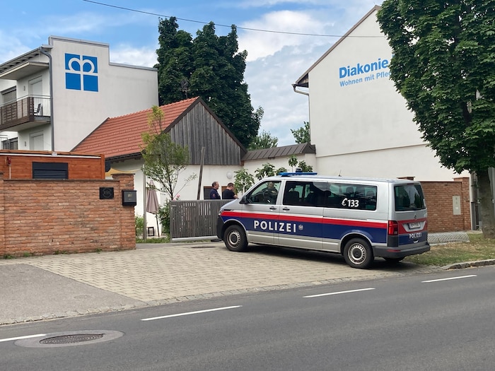Die Polizei hat den Einbruch aufgenommen.