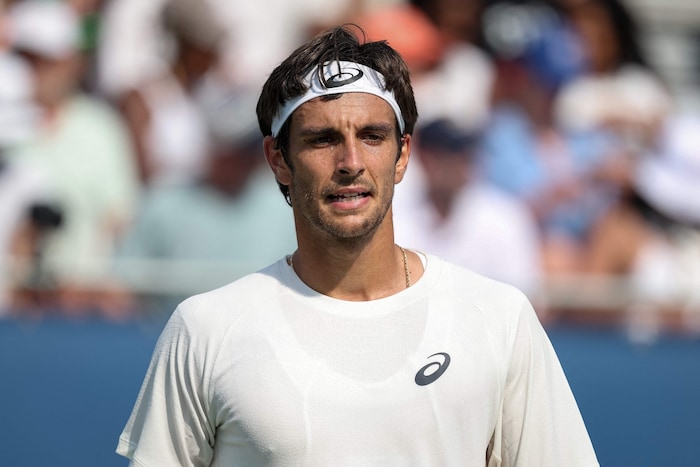 Tennisspieler Lorenzo Musetti profitierte von einem schrägen Vorfall.