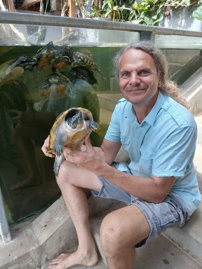 Peter Praschag und sein engagiertes Team bieten insgesamt 300 Schildkrötenarten ein Zuhause.