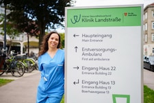 Karin arbeitet in London als Intensivkrankenpflegerin. Im Rahmen einer Fortbildung lernt sie den ...