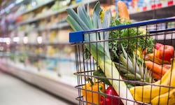 Viele Produkte in den Supermärkten sind teurer geworden. 