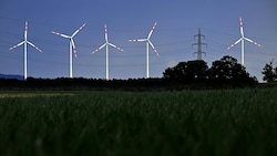Der Ausbau erneuerbarer Energien wird im Bericht empfohlen, um einen strategischen Vorteil zu ...