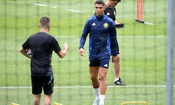 Ronaldo (Mitte) im Trainingslager in Saalfelden