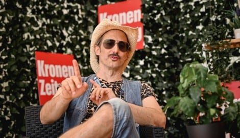 Michael Ostrowski beim Gespräch mit der „Krone“ am Woodstock der Blasmusik in Ort in Innkreis.