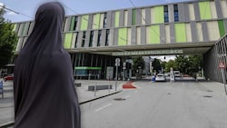 Die Angelegenheit mit der verschleierten Frau spielt sich in den Salzburger Landeskliniken ...