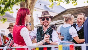 Iris Huber (Tanzschule Huber) gibt kostenlosen Tanzunterricht