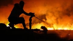 Die Flammen haben auch mehrere Todesopfer gefordert.