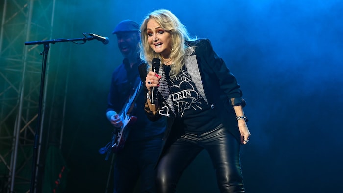 „Dankeschön“ röhrte Bonnie Tyler nach ihrem ersten Song – das Publikum jubelte.