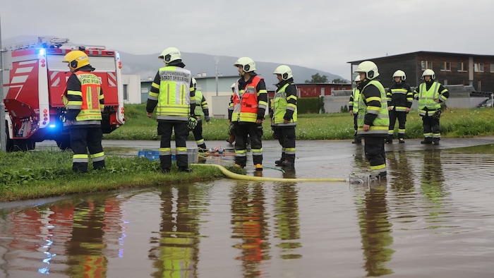Der anhaltende Regen führte zu Überschwemmungen.