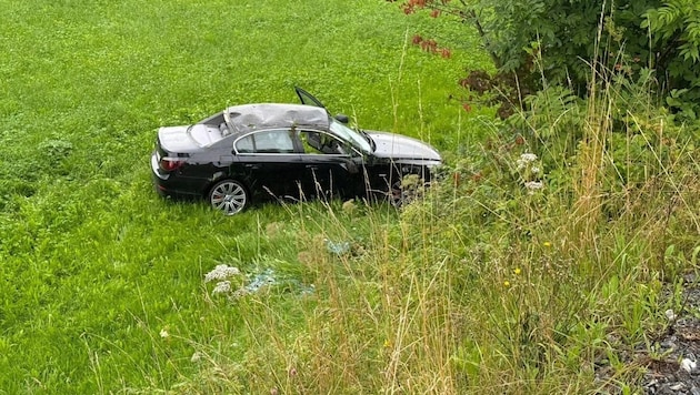 Das Auto wurde schwer beschädigt.