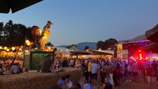 Heuer gibt es natürlich auch wieder den Trachtentag, Lagerfeuer, ein Hitfeuerwerk von ...