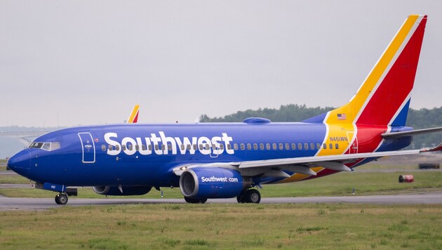 Wegen eines plötzlich eingeleiteten Sinkfluges wurden in den USA zwei Flugbegleiter verletzt. ...