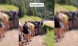 Warten statt Wandern: Die Bilder von Hunderten Bergtouristen in den Dolomiten, die für einen ...